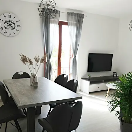 Luna Apartman *