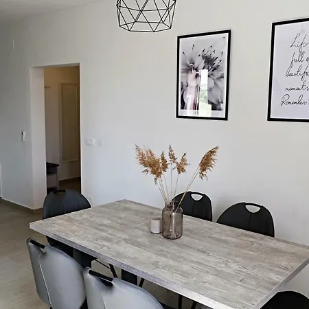 Luna Apartmán